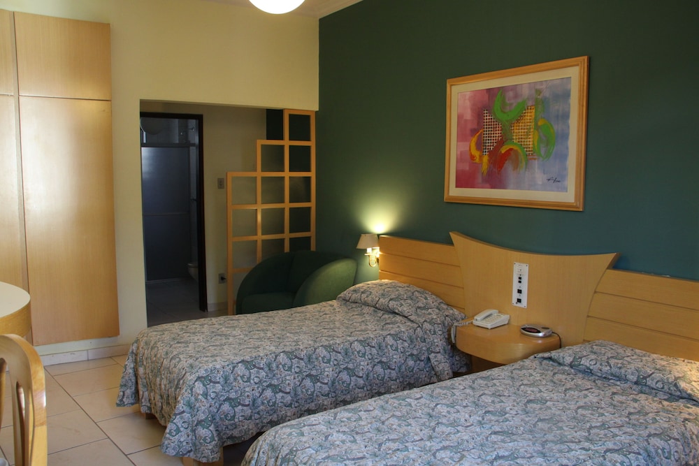 Hotel Del Rey 22/64