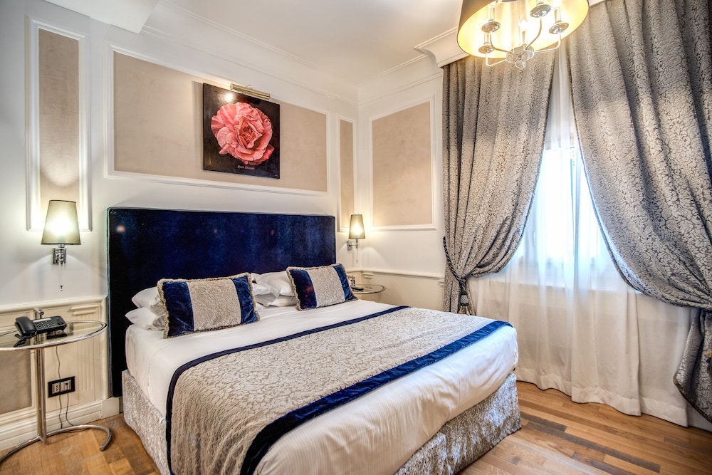 The Britannia Hotel 12/47