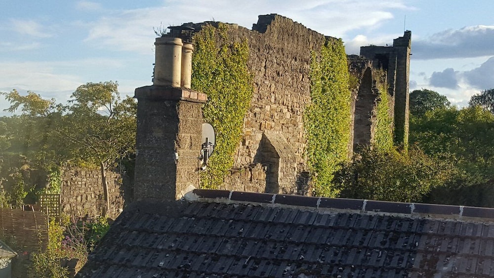 The Castle House Luxury Bed & Breakfast 48/50