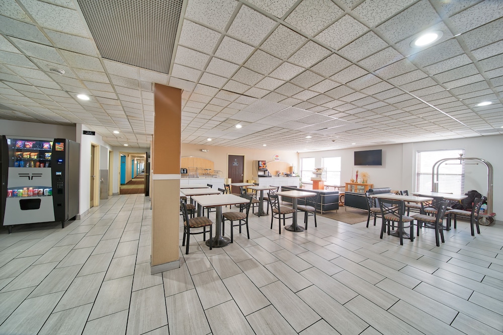 Quality Inn Chattanooga Hamilton Place 30/36