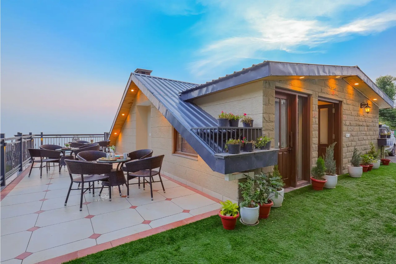 Elivaas Konifer Greyvine Hillside 9-BHK Retreat with Attic, Scenic Views, Garden & Outdoor Seating 15/18