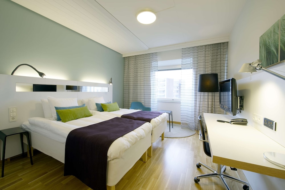 Scandic Infra City 16/75