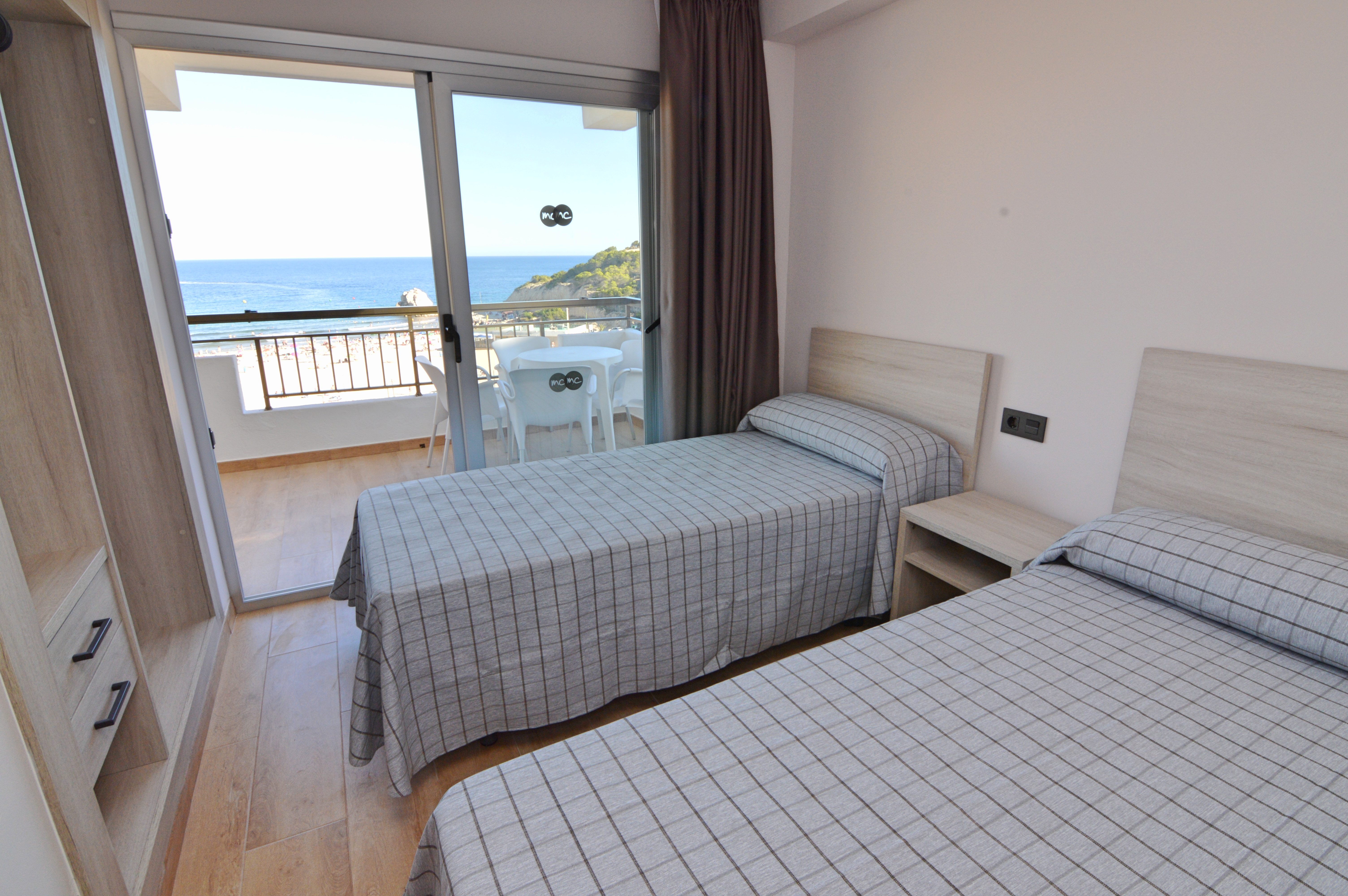 2 Bedrooms, Apartment, Sea View