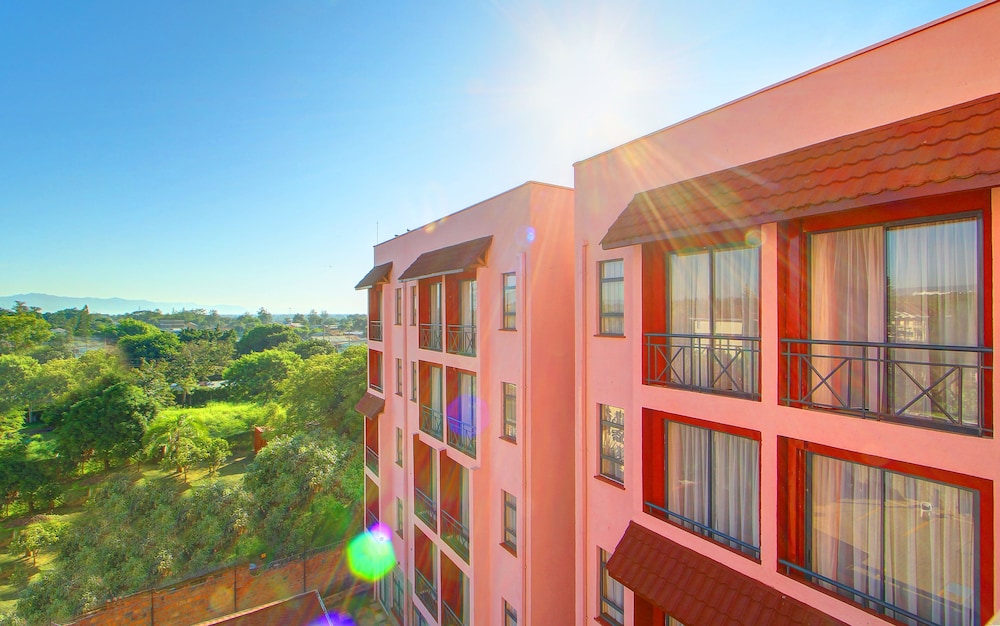 Vittoria Suites 3/50
