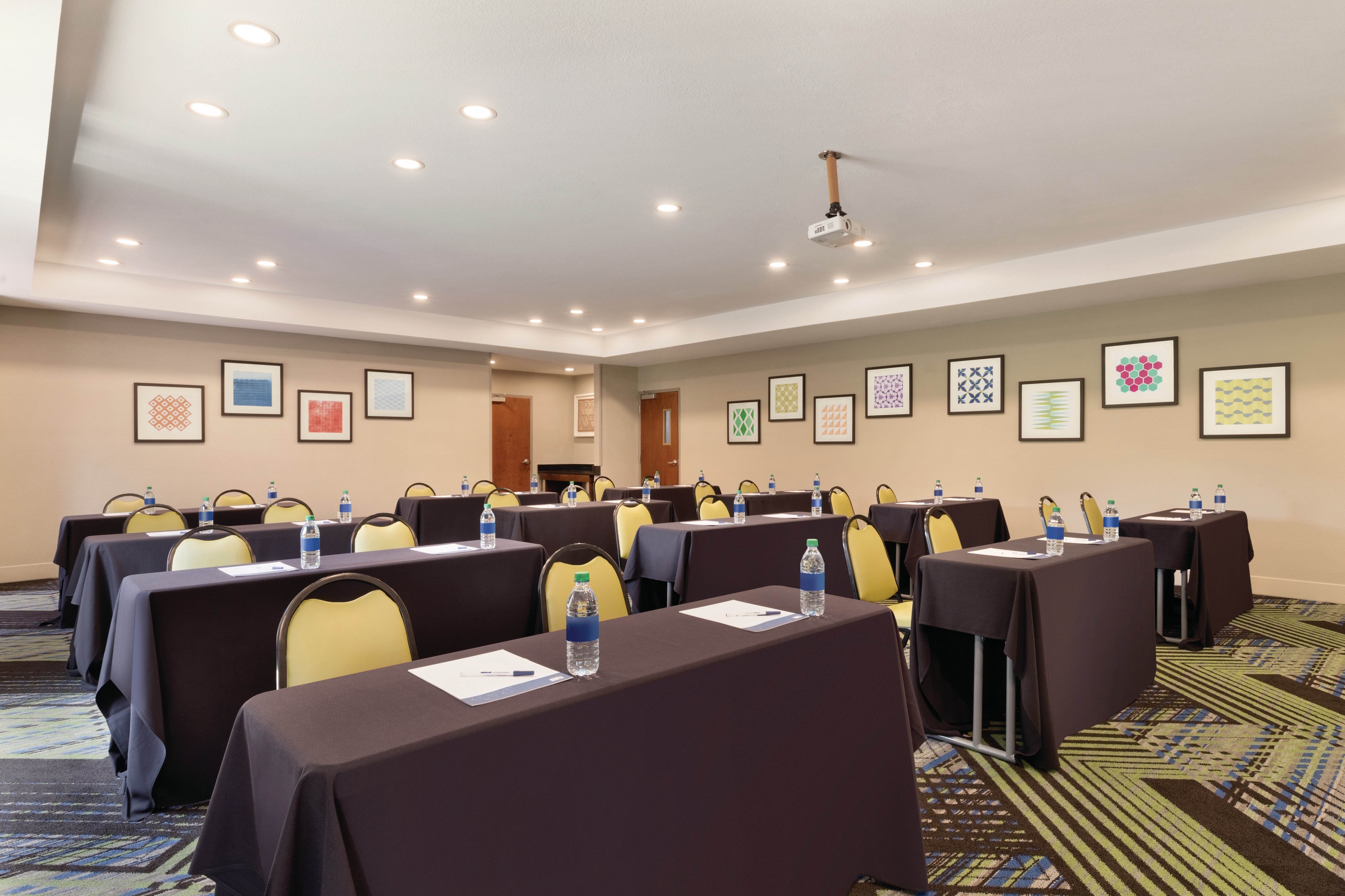 Holiday Inn Express Hotel Suites Lavonia 54/57
