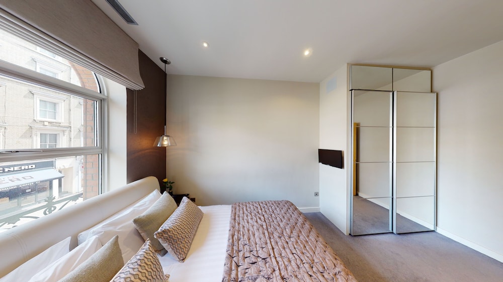 1 BEDROOM, EXECUTIVE, APARTMENT