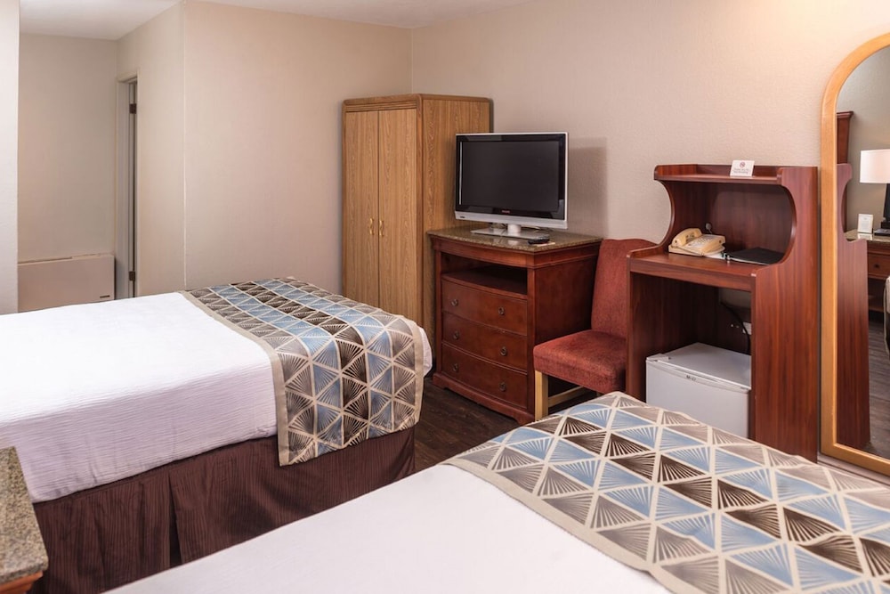 Laurel Inn & Conference Center 15/62