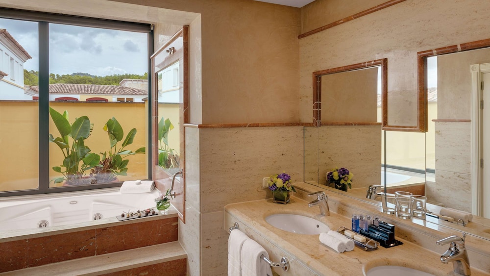 THE CAMP DE MAR Hotel & Resort 49/50