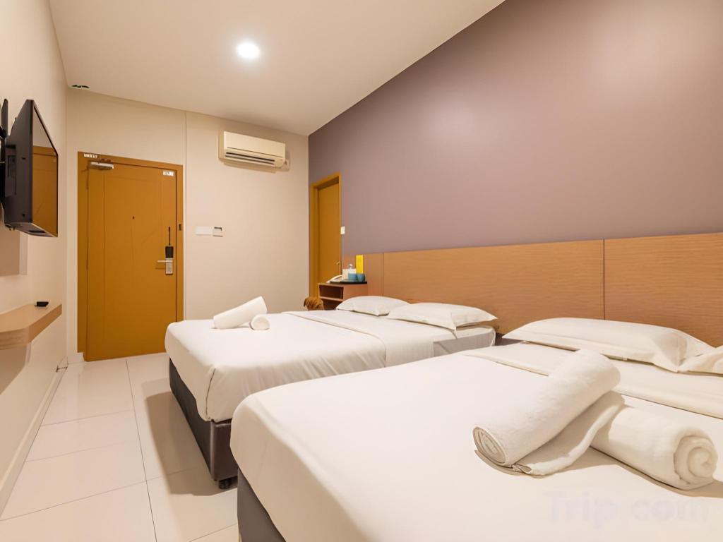 Swing & Pillows at PJ21 Petaling Jaya 8/34