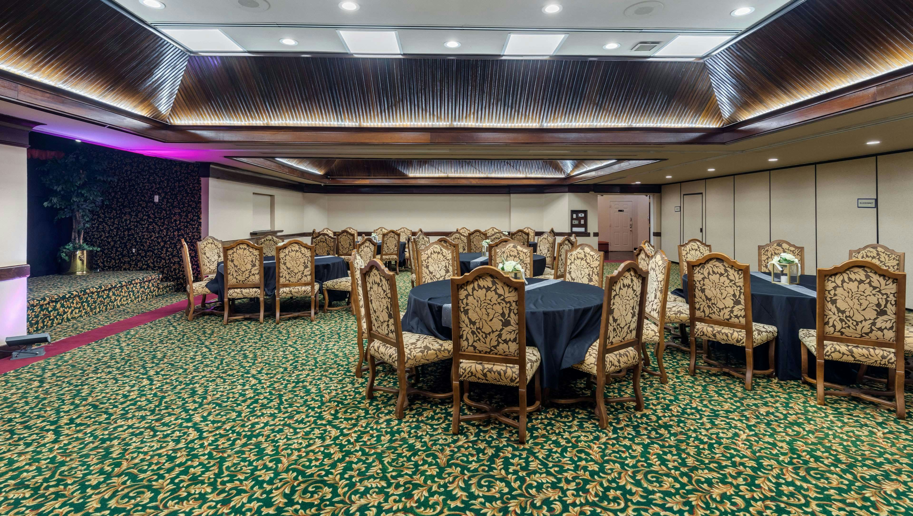 Magnuson Grand Hotel and Conference Center Tyler 52/59