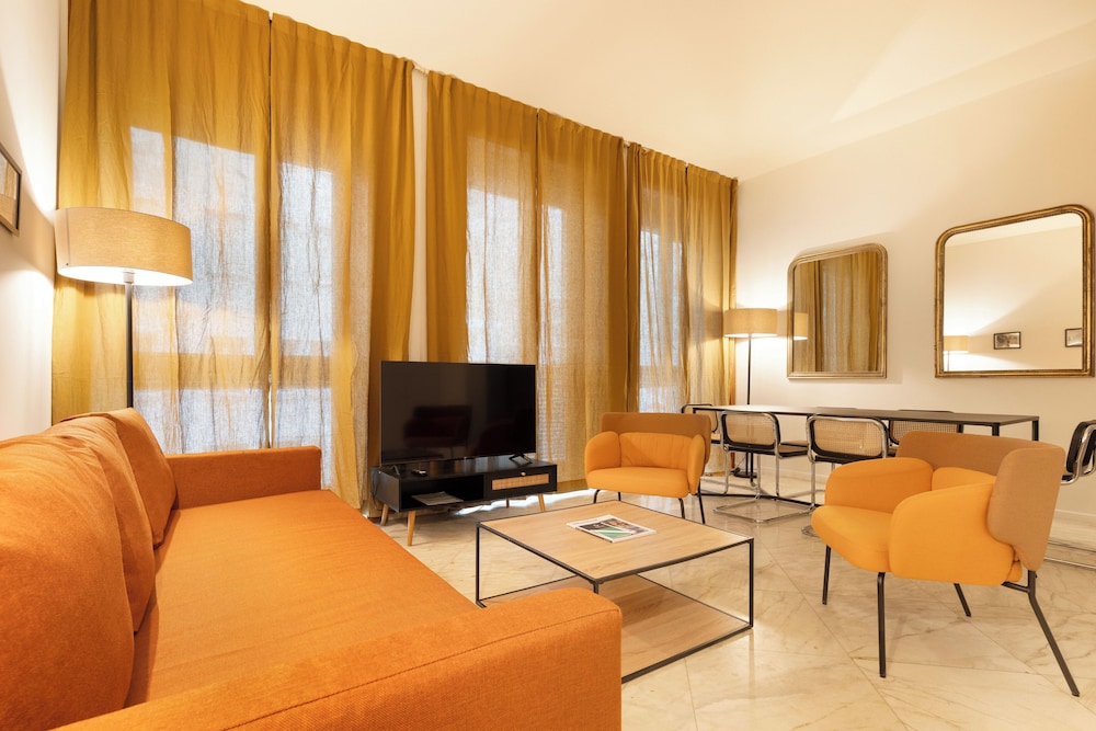 Brera Apartments In San Babila 39/50