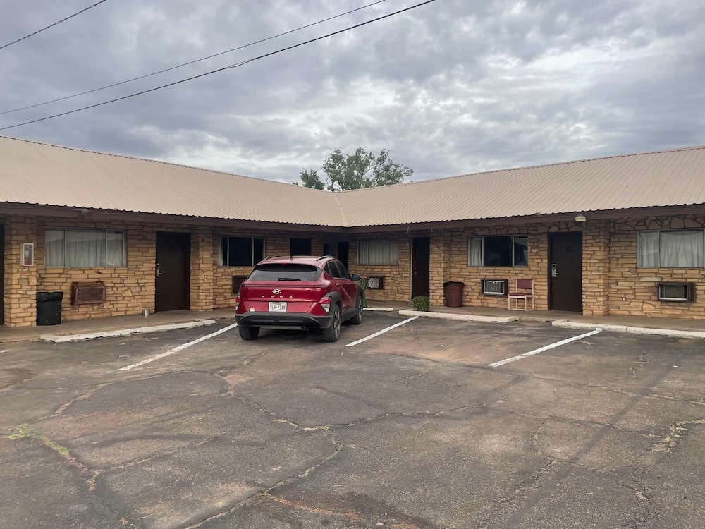 Sands Motel 17/24
