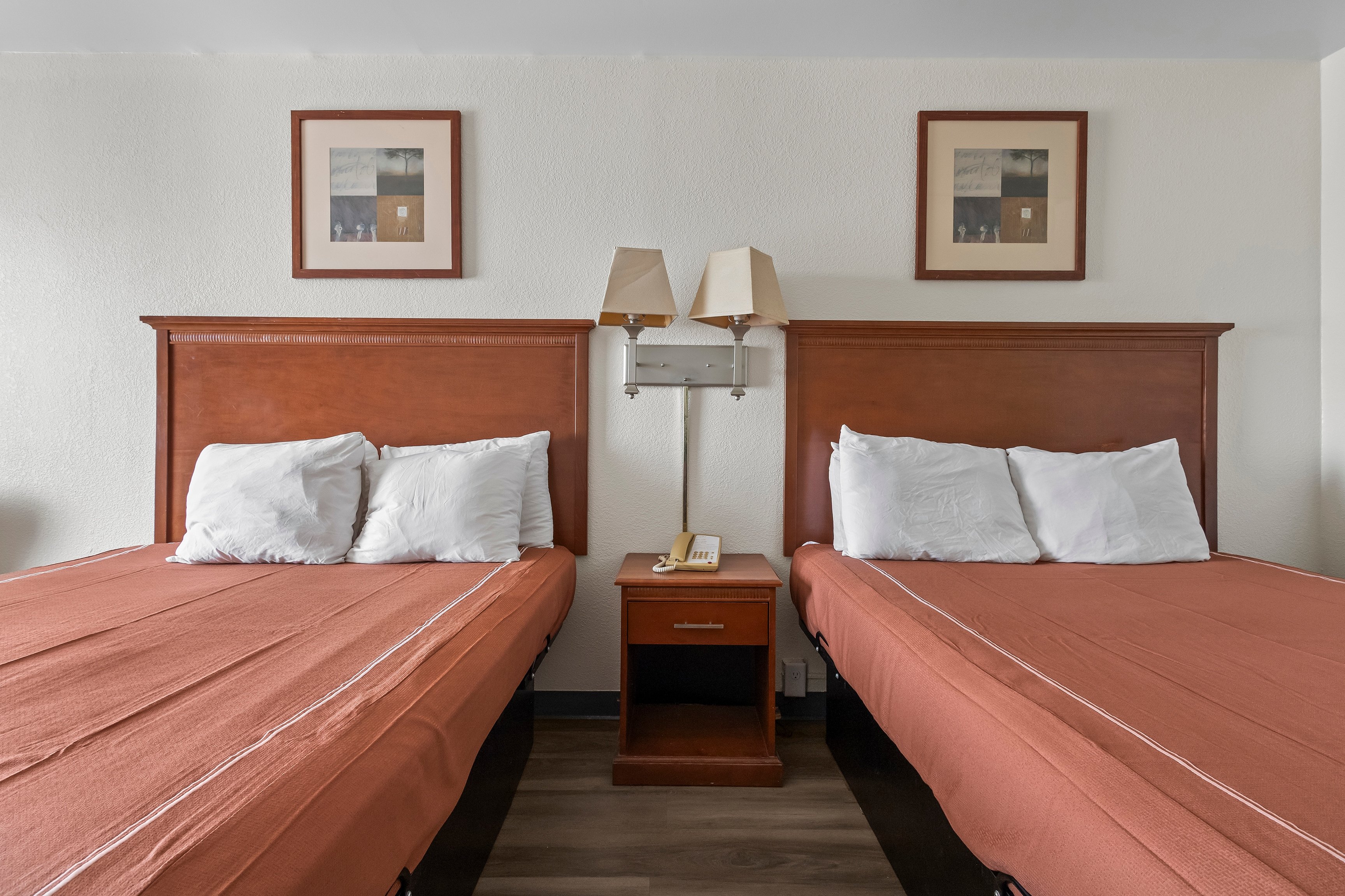 Economy Inn and Suites 30/68