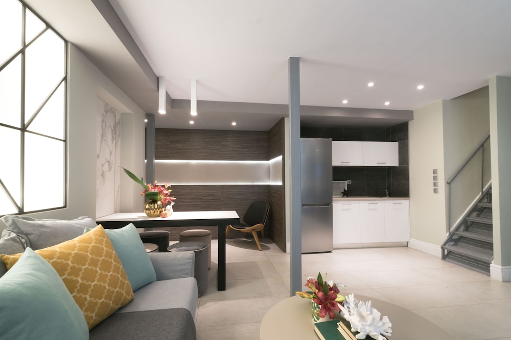 47 Luxury Suites 57/73