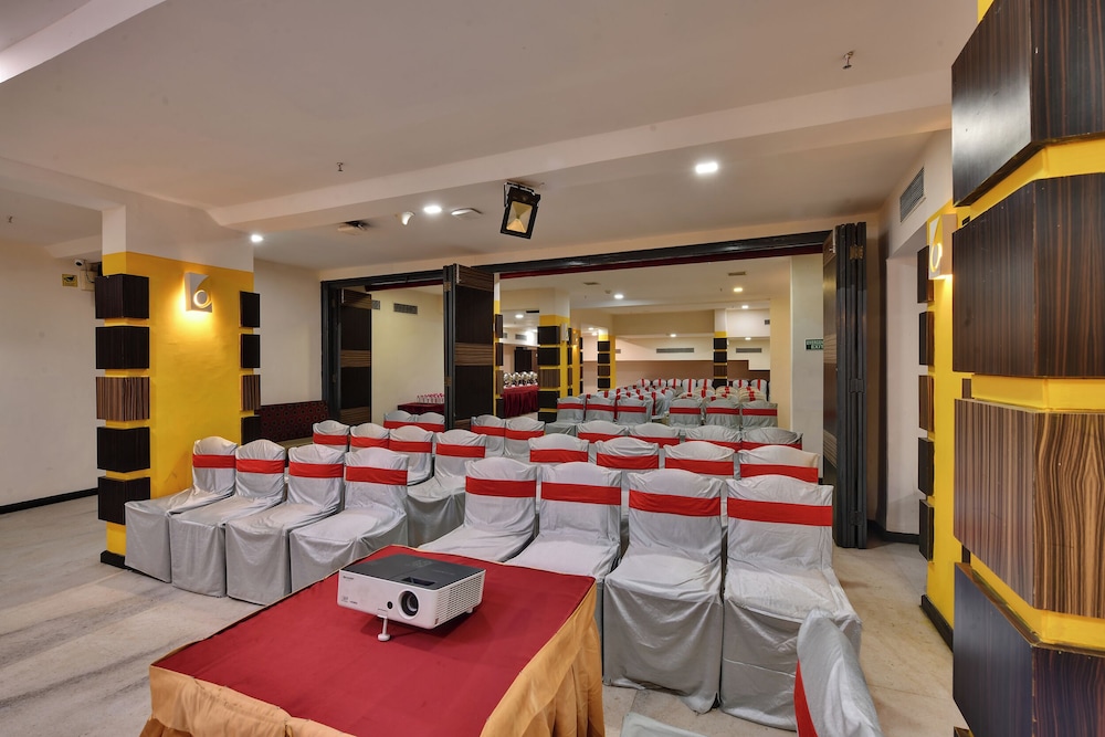Click Hotel Yuvraj 40/46
