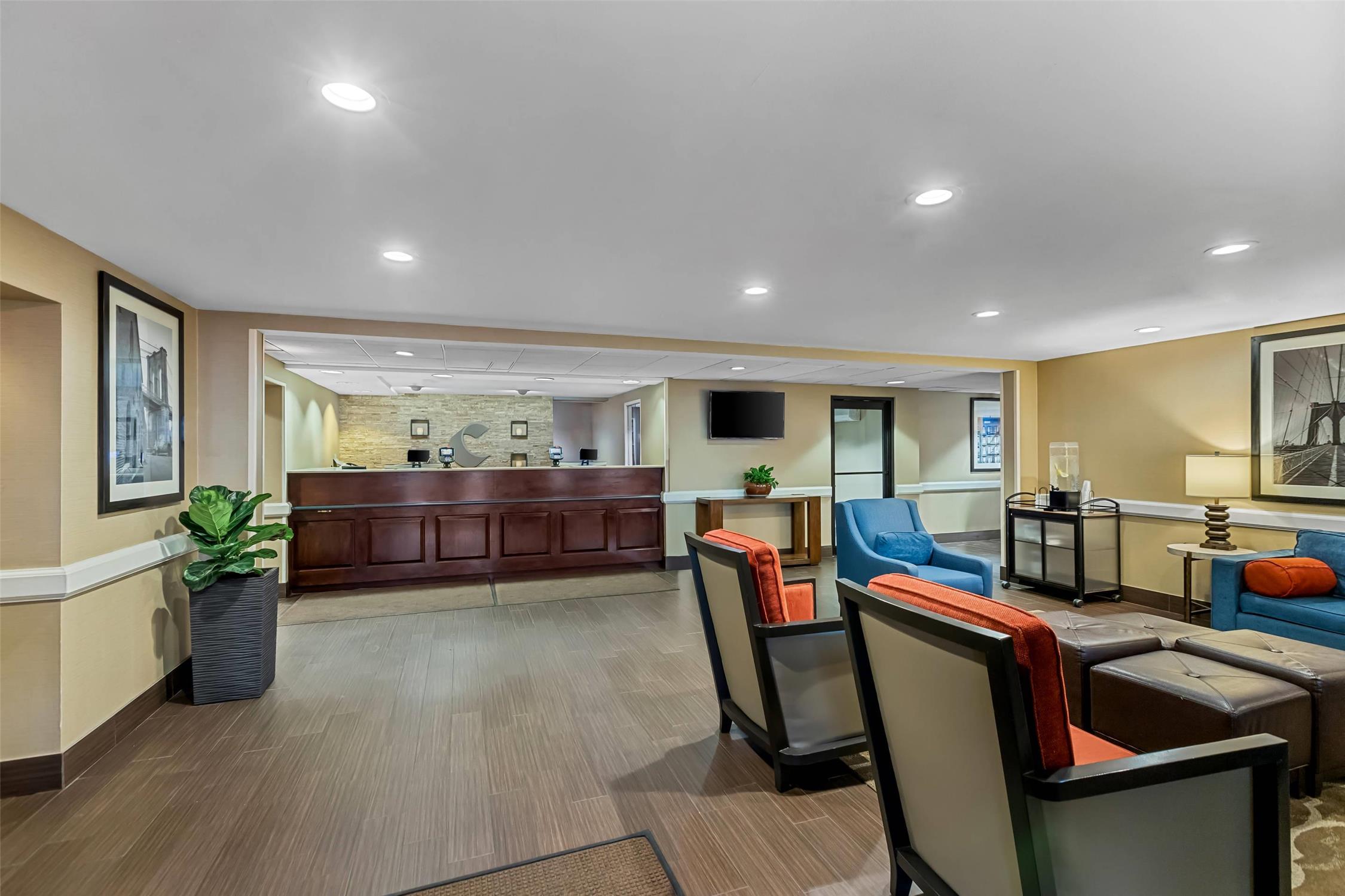 Comfort Inn & Suites Somerset - New Brunswick 9/17
