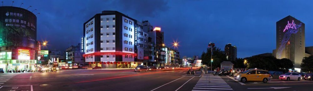 Ai-Lai Fashion Hotel 66/72
