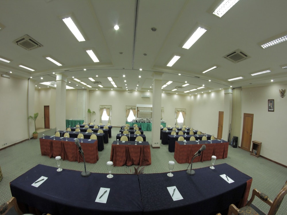 Puri Jaya Hotel (ex NIDA Rooms Cempaka Senen Market) 32/41