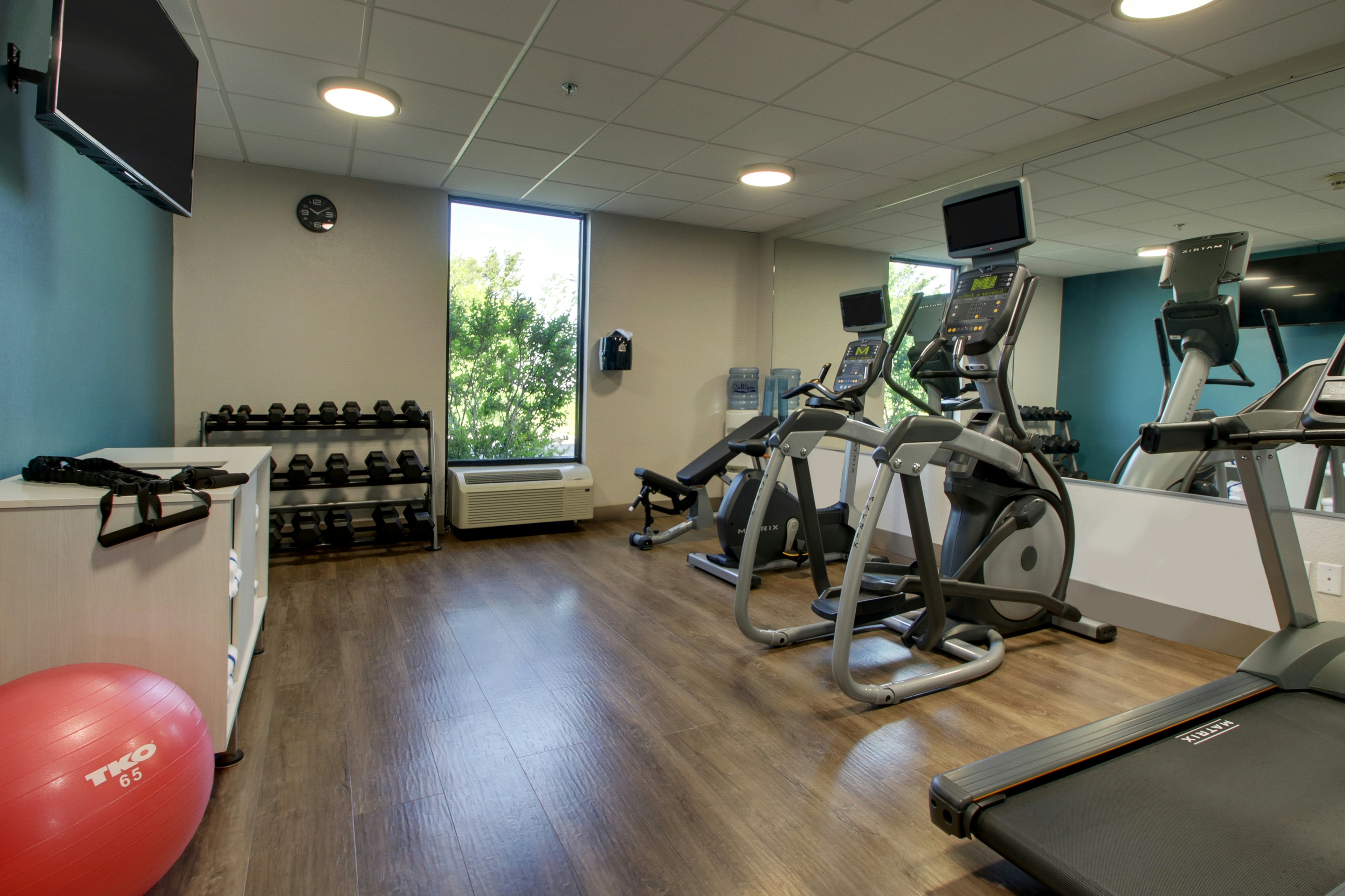 Holiday Inn Express Suites Lebanon 32/57