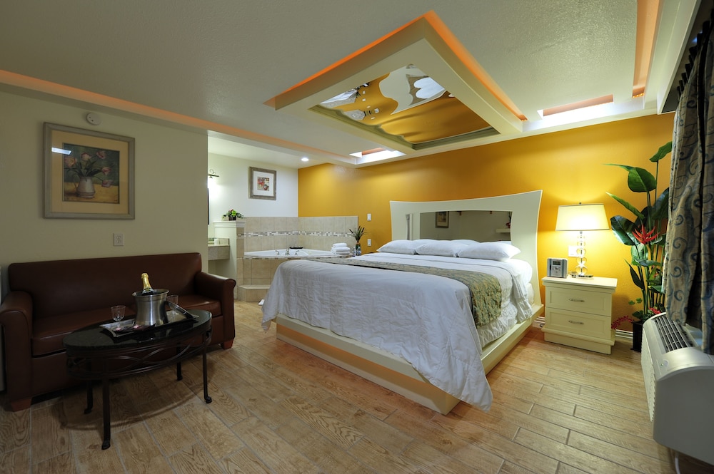 Romantic Inn Suites 17/43