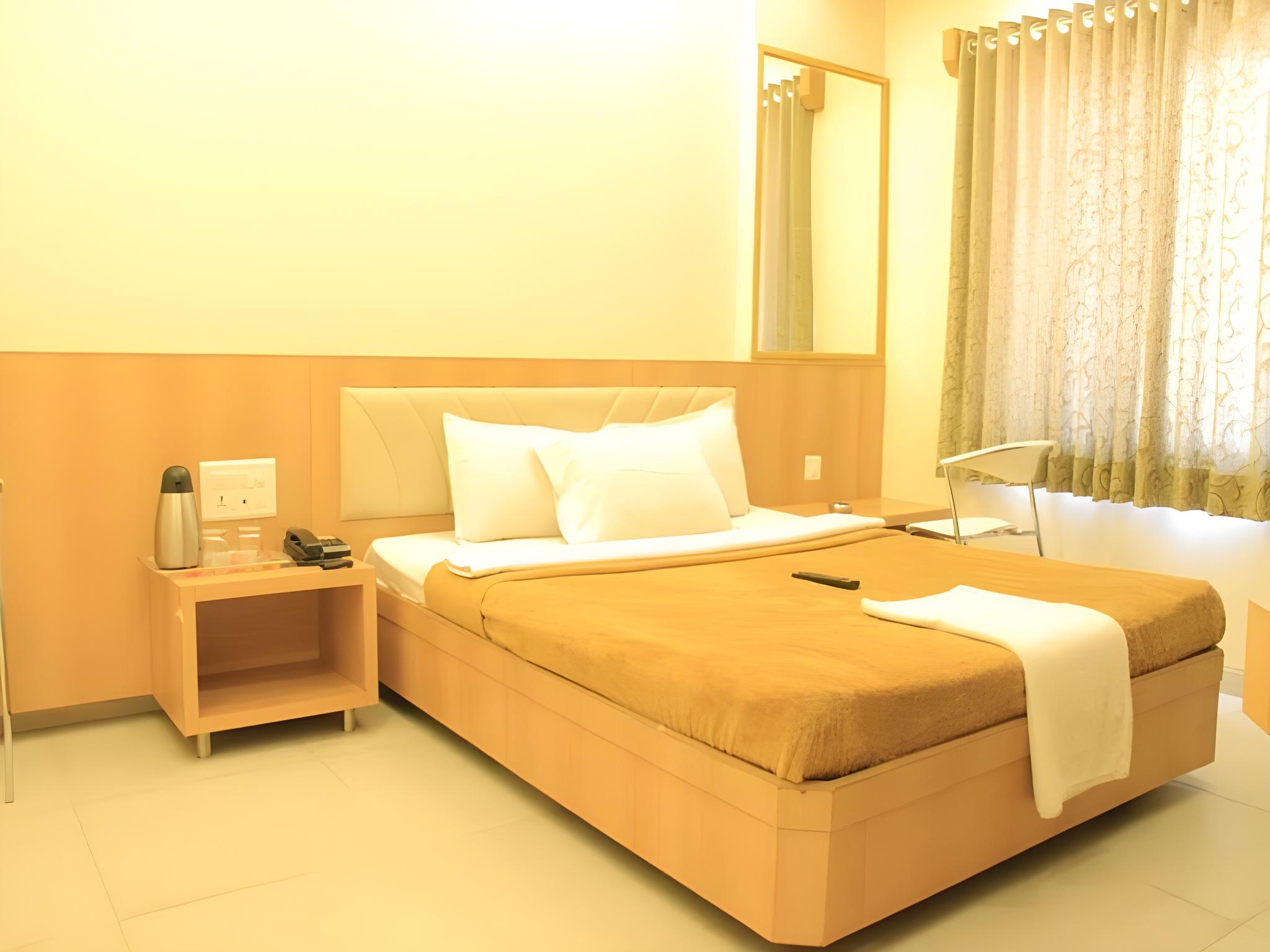 Hotel Sai Gurusthan 24/70