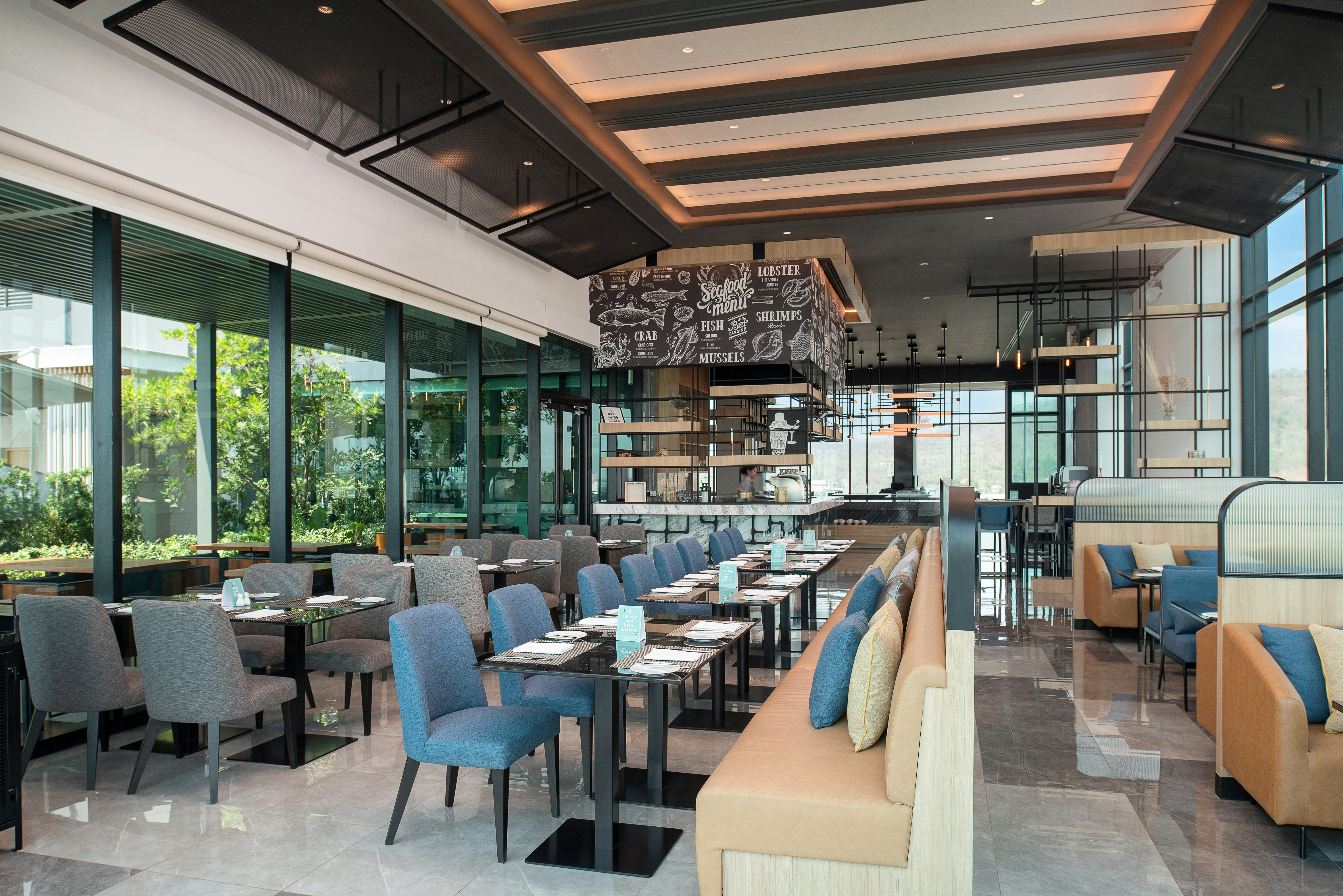 Holiday Inn Suites Siracha Laemchabang 58/78