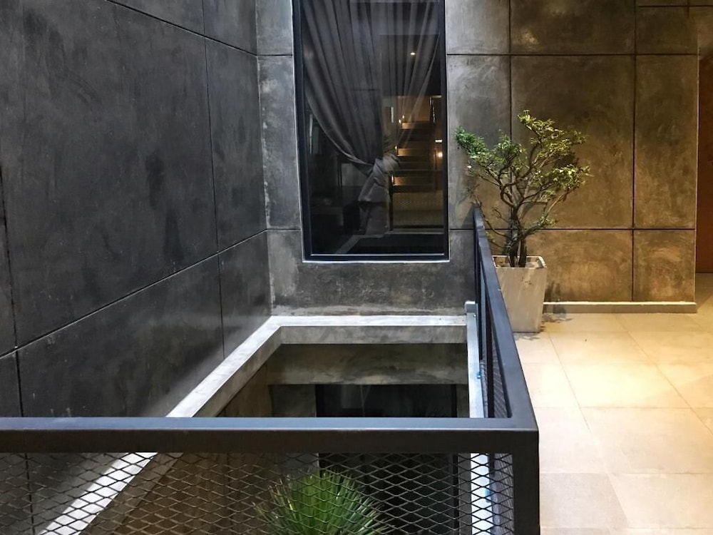 LE LODGE MANSION by Le Lodge 18/25