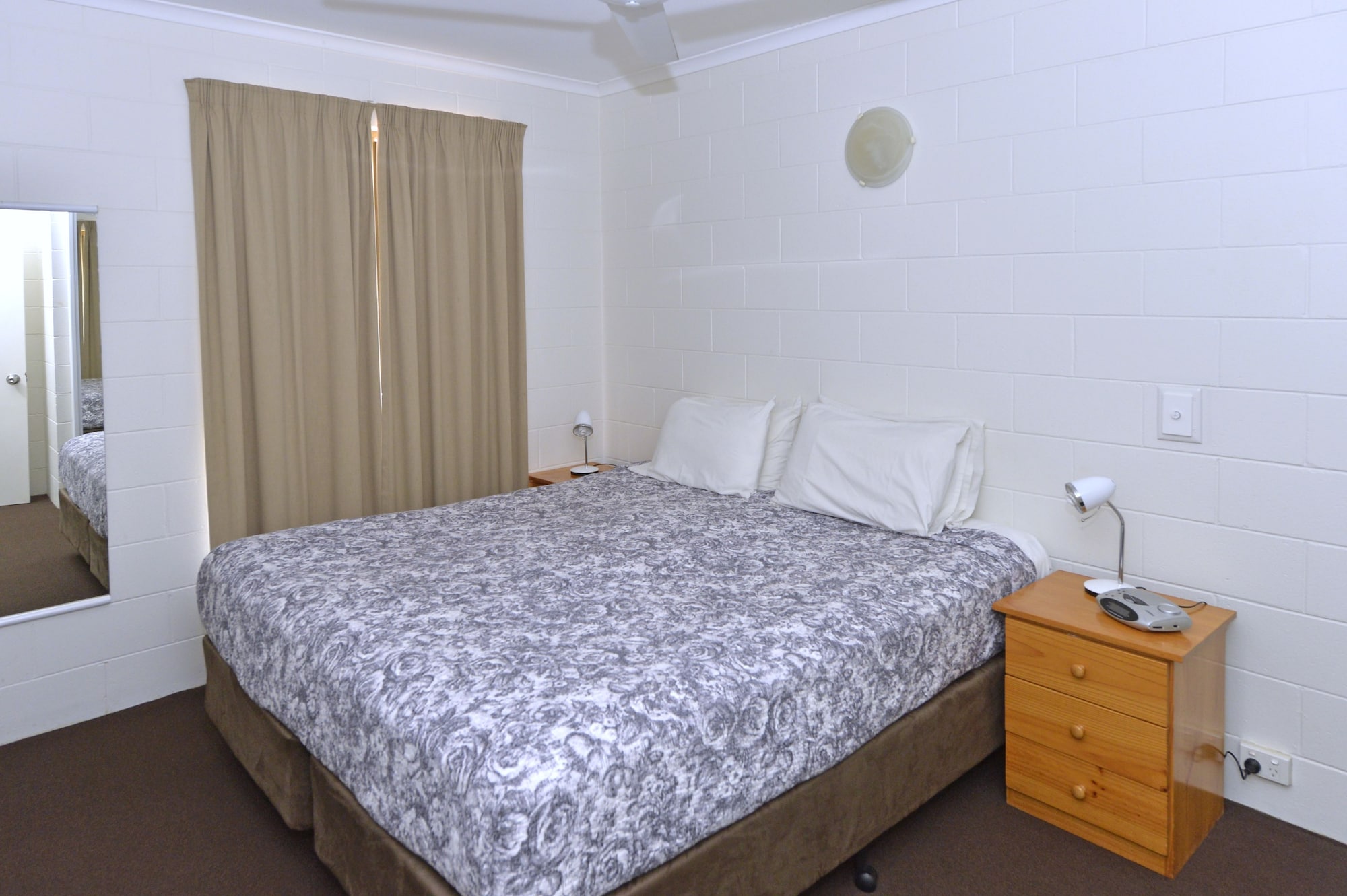 2 BEDROOMS, DELUXE, APARTMENT