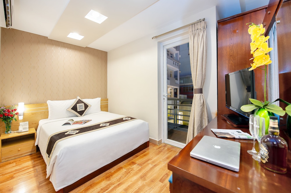 EXECUTIVE, CITY VIEW