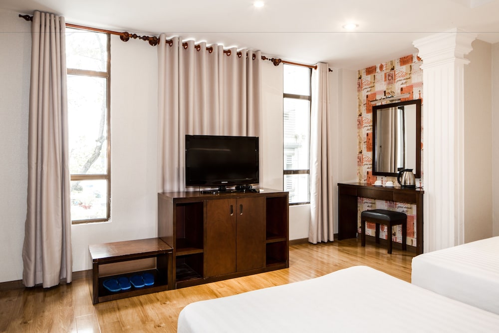 Little Brick Saigon Hotel 7/45