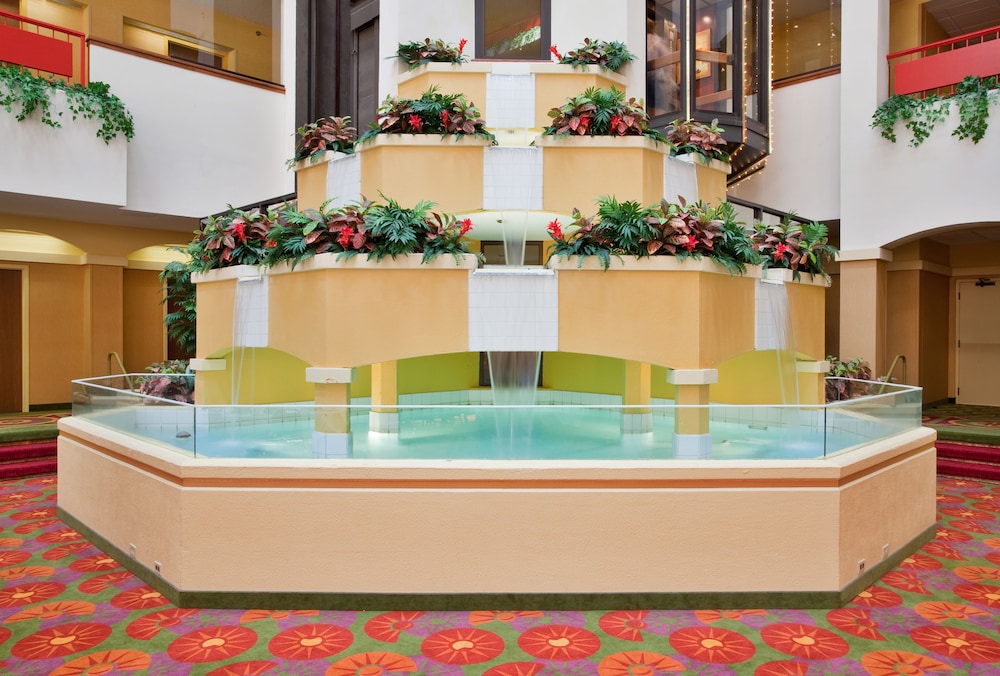 Holiday Inn Hotel And Suites Springfield I 44 62/77