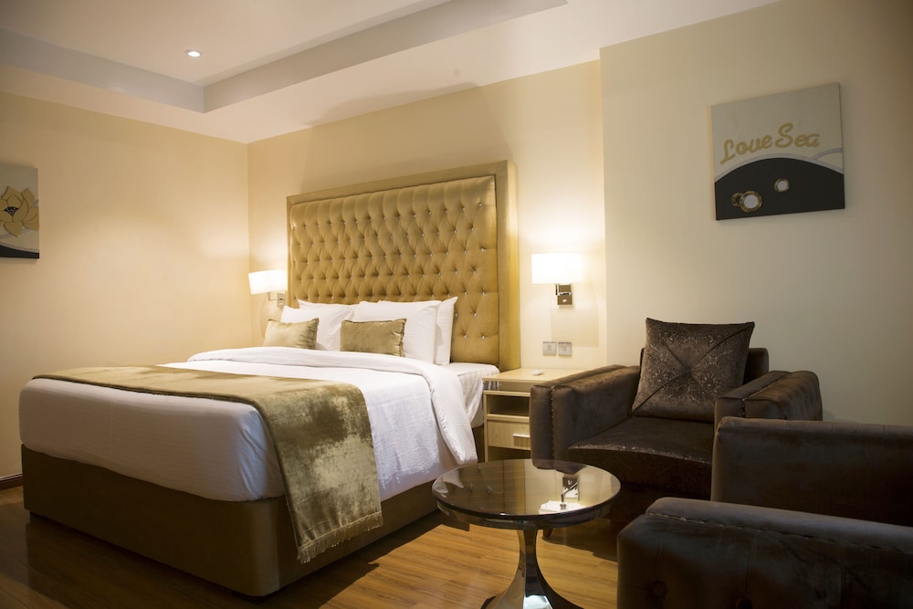 Bon Hotel Elvis 23/50