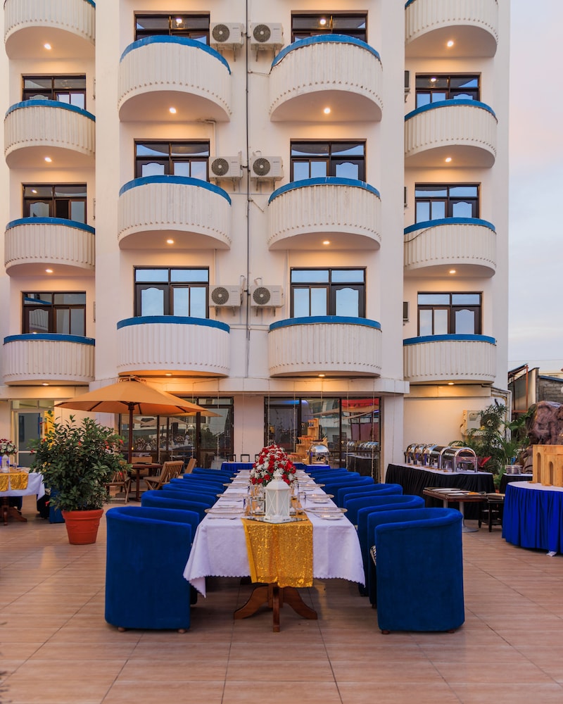Hotel Sapphire 33/49