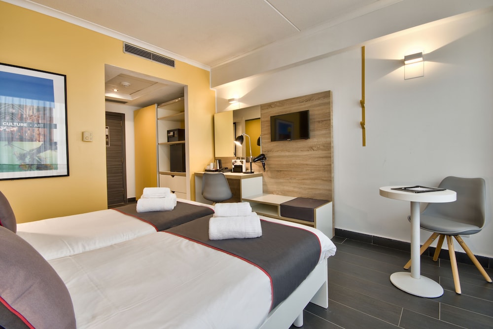 BE HOTEL 17/78