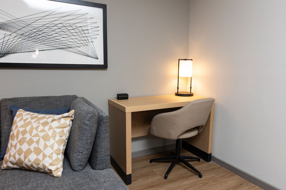 Hyatt Place Greenville/Haywood 32/58