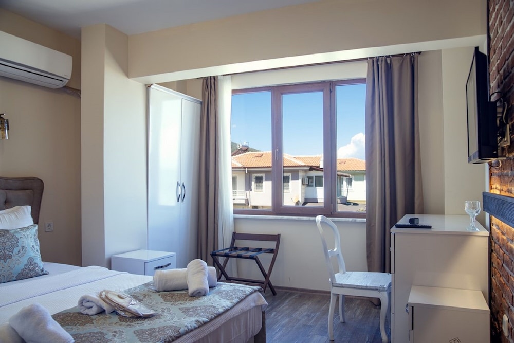 Cunda Aksac Otel 16/50