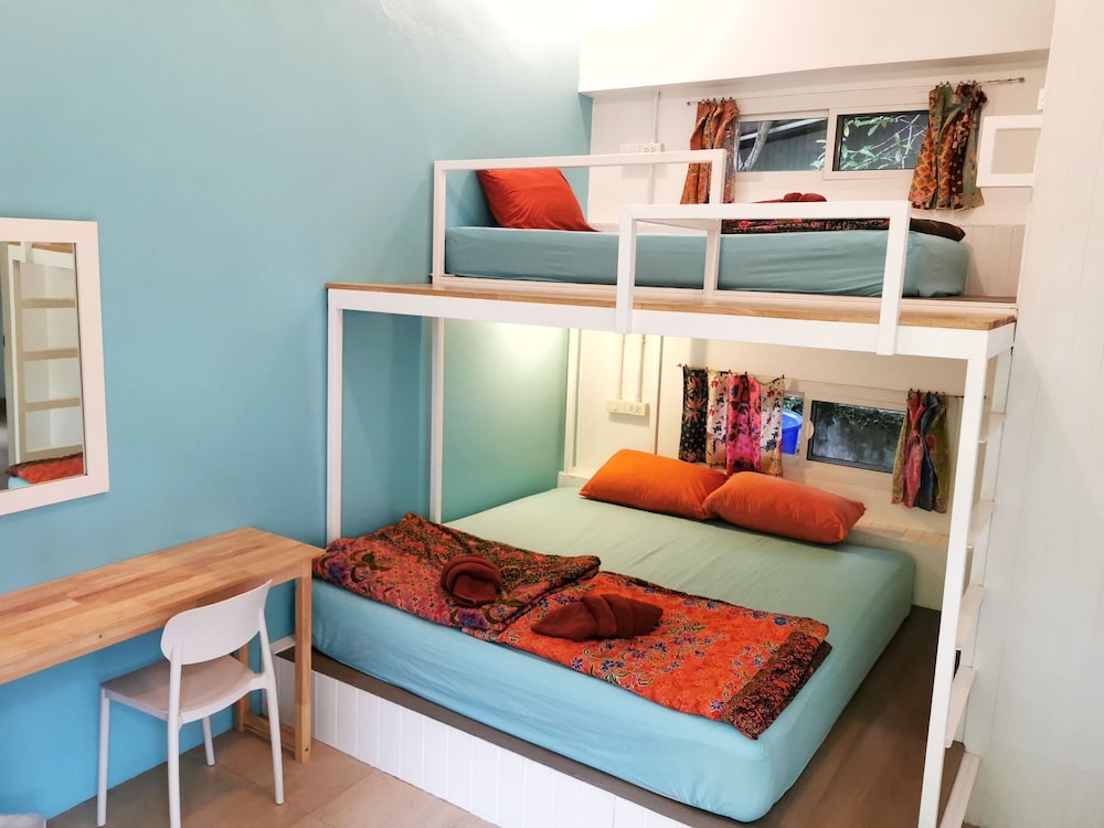 Glur Hostel 30/65