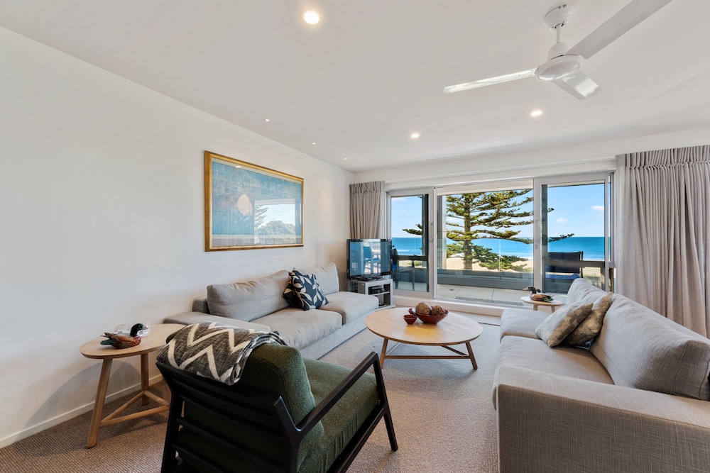 The Pavilions Beachfront Apartments 48/76