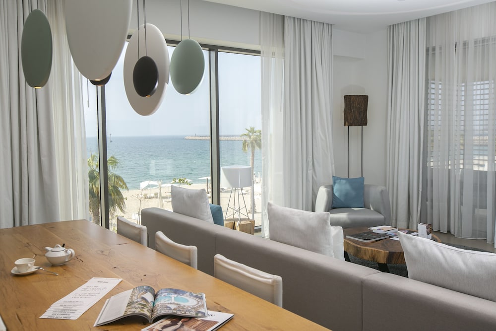 Nikki Beach Resort and Spa Dubai 61/81