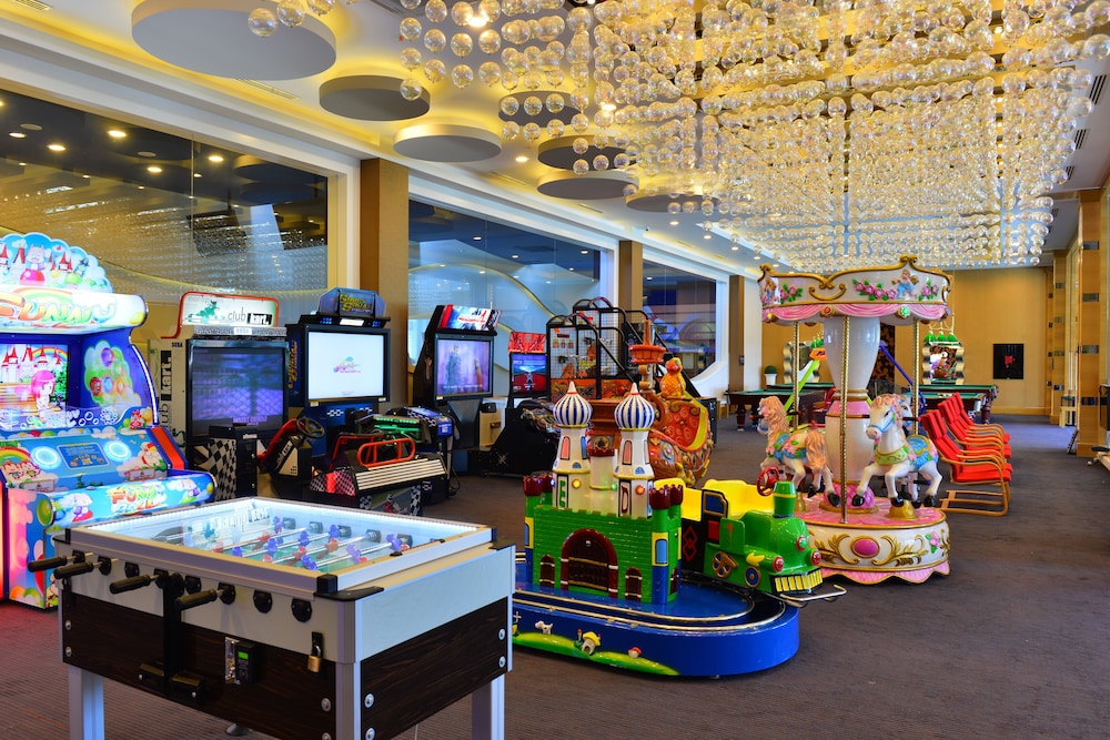 Azura Park Tourism Complex 73/75