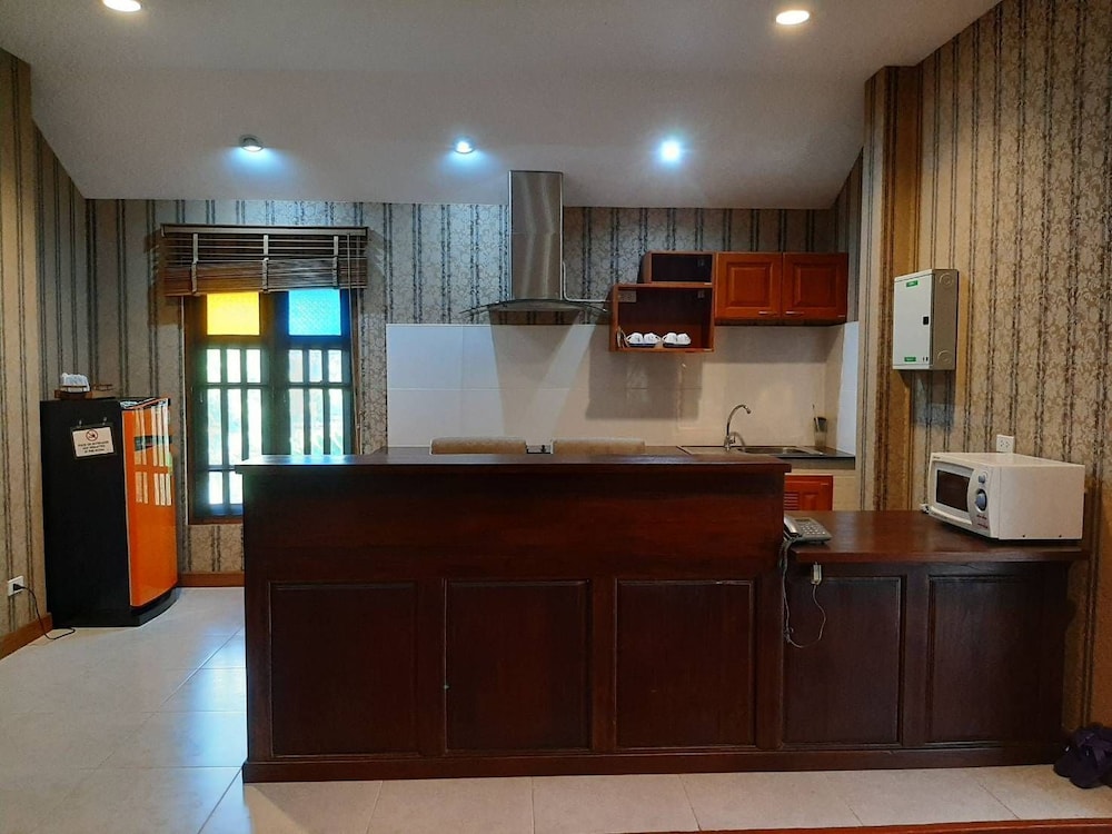 Buraphat Resort 10/50