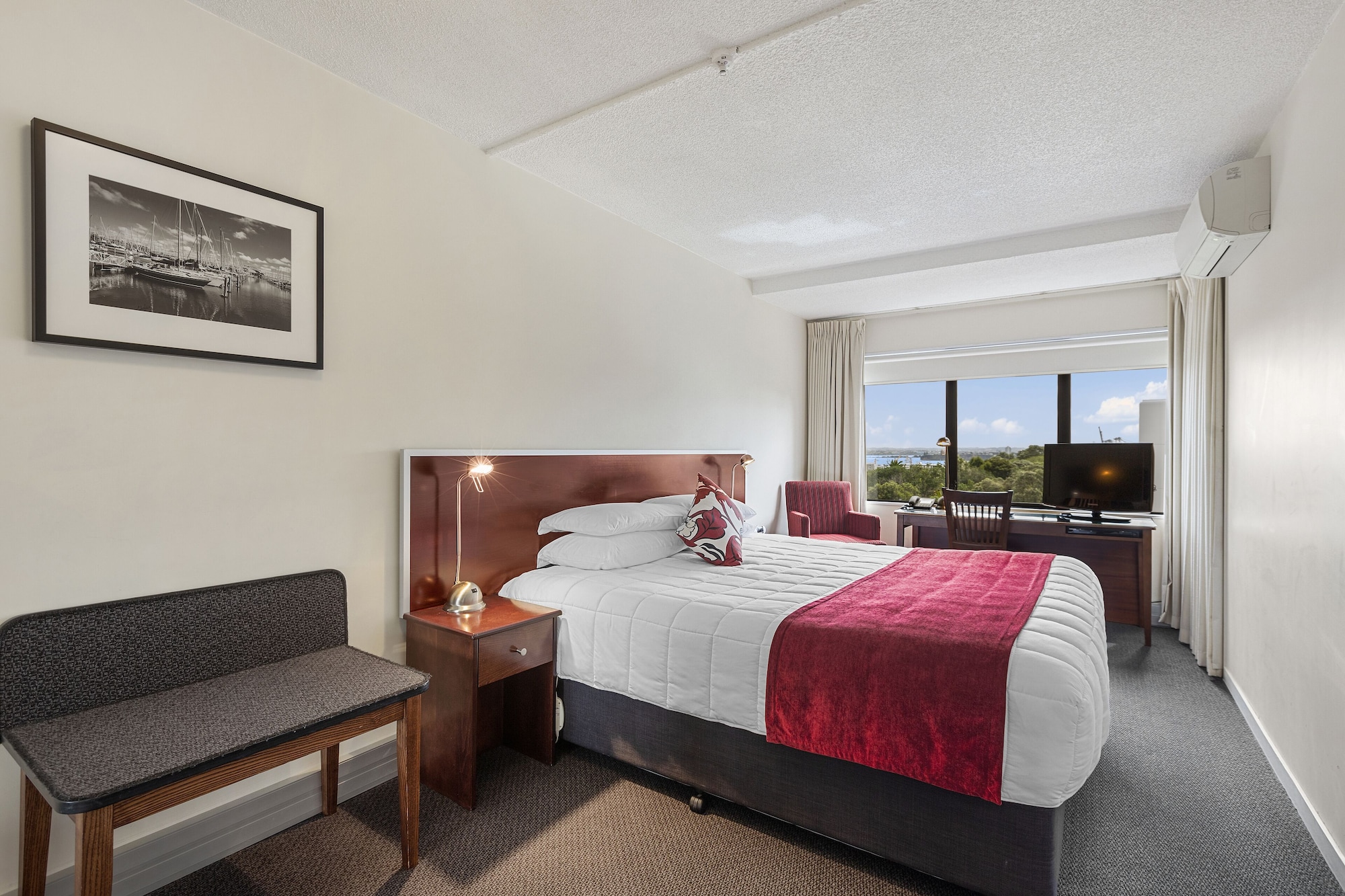 STANDARD, KING BED