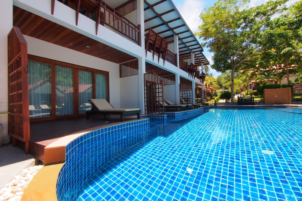 Blue Diamond Resort 7/73