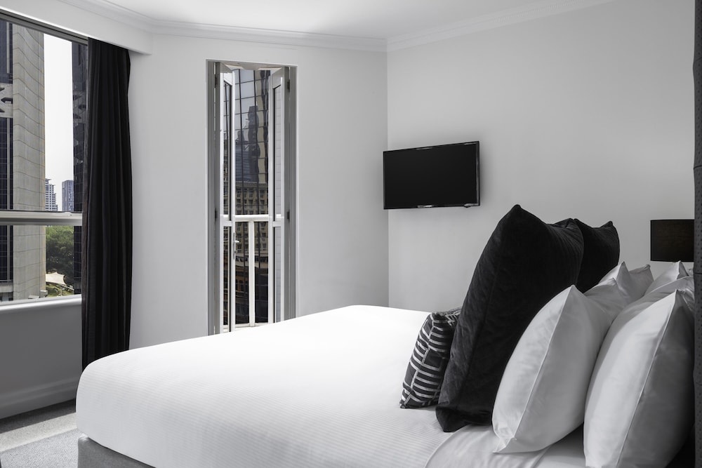 Mantra 2 Bond Street Sydney 17/62