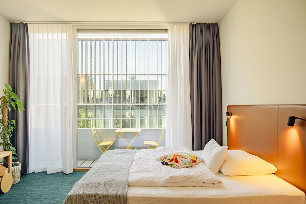 DELUXE, BALCONY