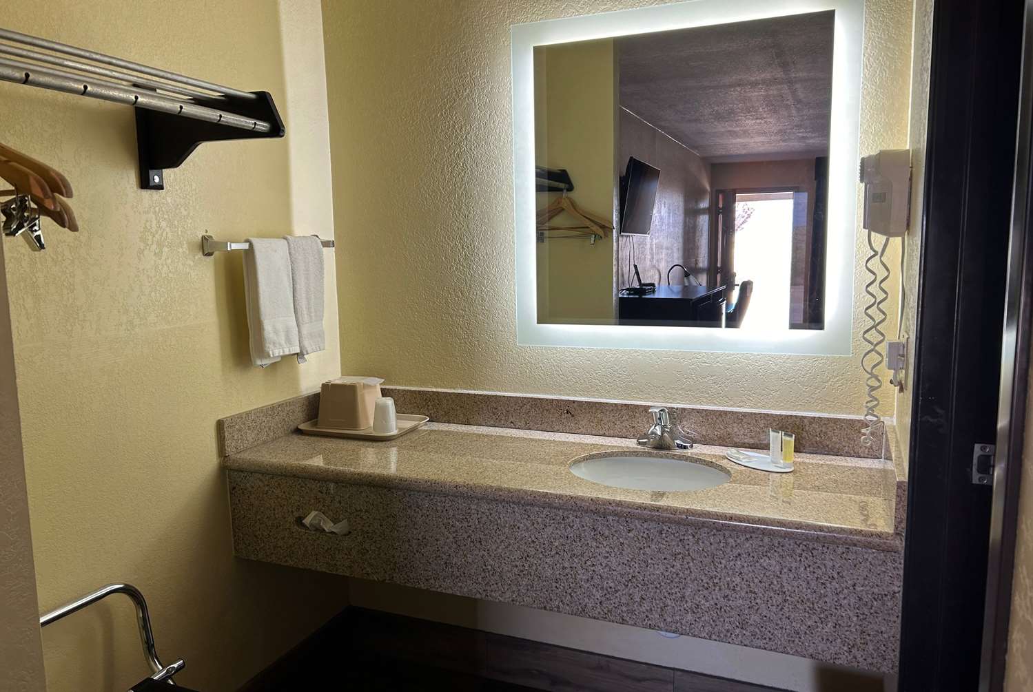 Days Inn By Wyndham Holbrook 44/45