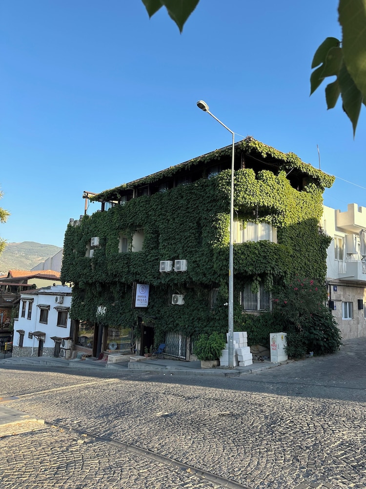 Bella Hotel 5/50
