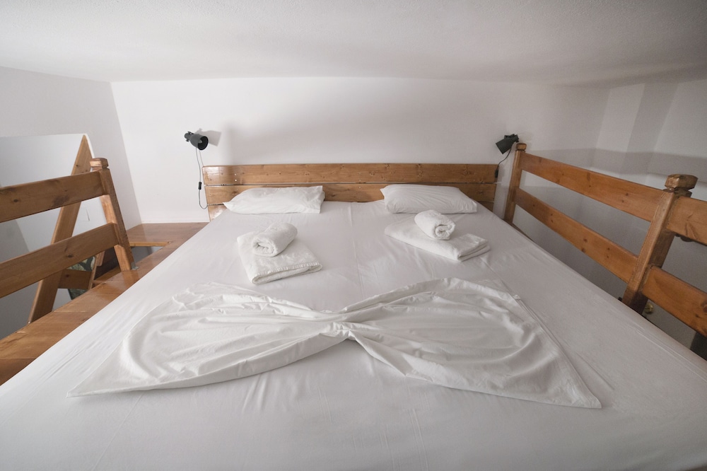 Kastro Hotel 15/100