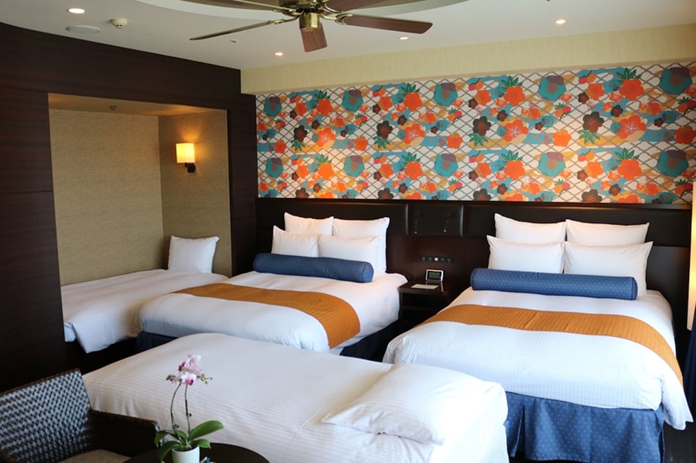 SPA, DELUXE, TWIN BEDS