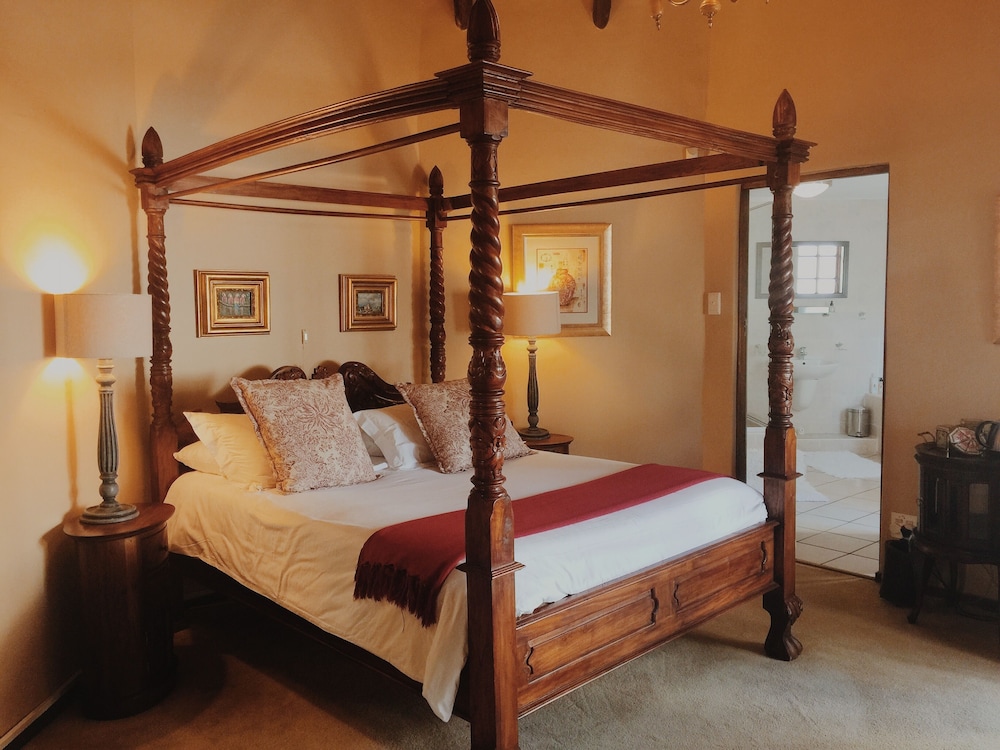 Coral Tree Inn 8/43